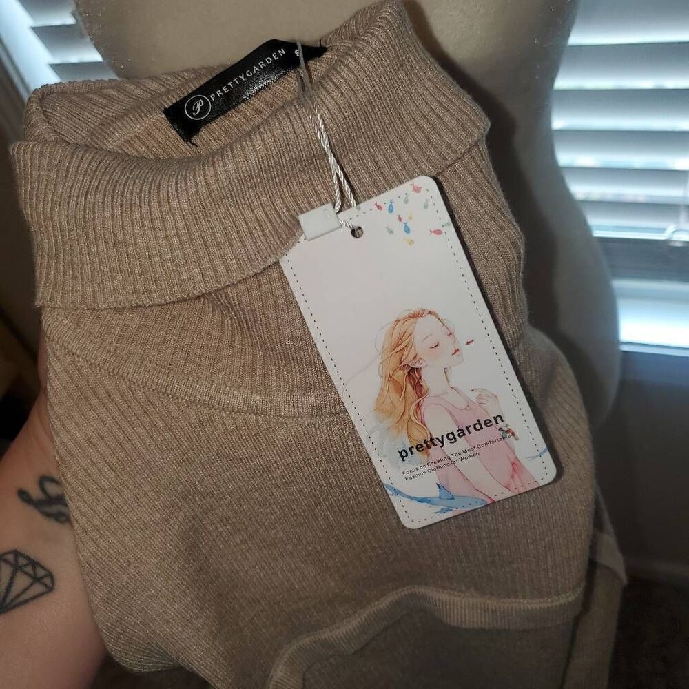 NWT Pretty Garden Tan Stretchy Highneck Sweater -Size Small - Picture 6 of 7